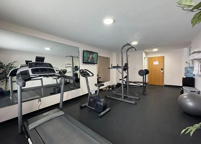 Howard Johnson By Wyndham Fort St. John