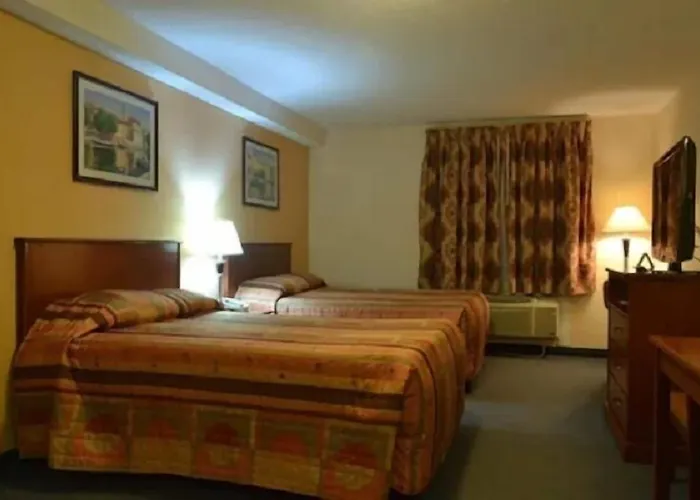 Aurora Park Inn & Suites